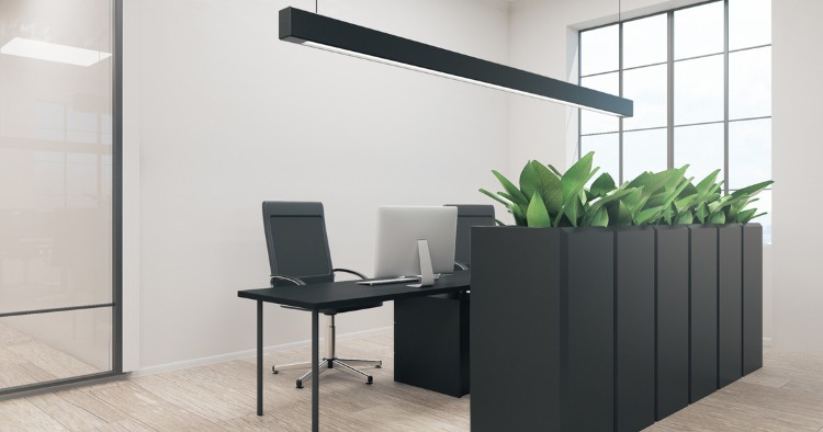 Büro Arbeitsplatz richtig einrichten mit LED Konzept