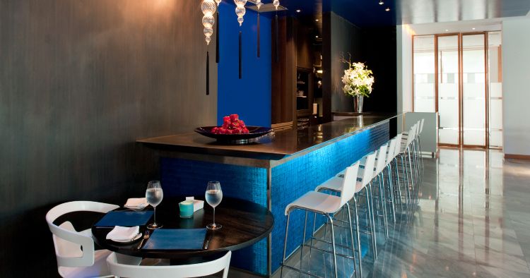Restaurant Bar Einrichtung in neuem Blau